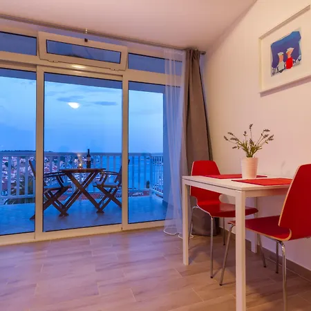 And Bonkan Hvar * Hvar Town