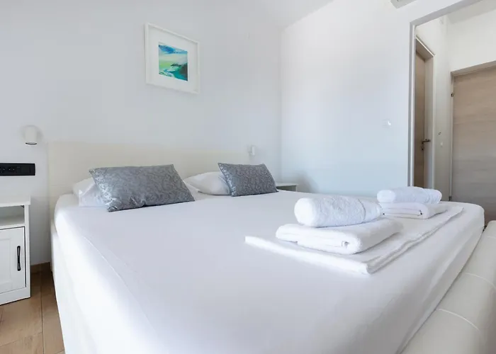 And Bonkan Hvar * Hvar Town