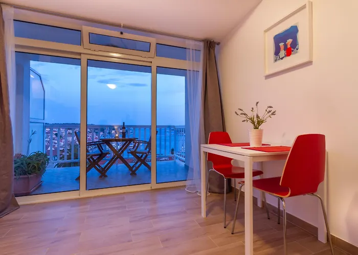 And Bonkan Hvar * Hvar Town