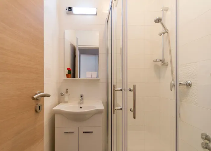 And Bonkan Hvar Daire