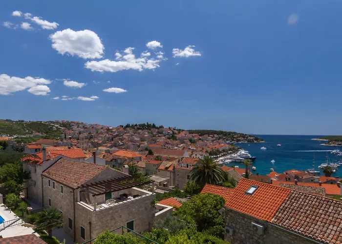 And Bonkan Hvar * Hvar Town