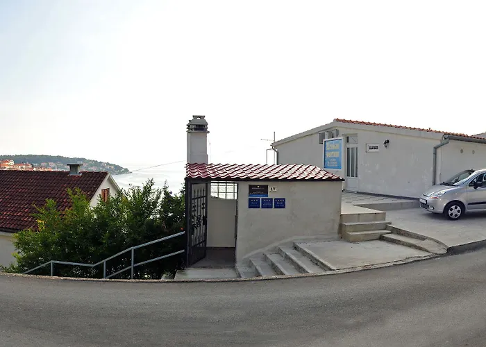 Daire And Bonkan Hvar